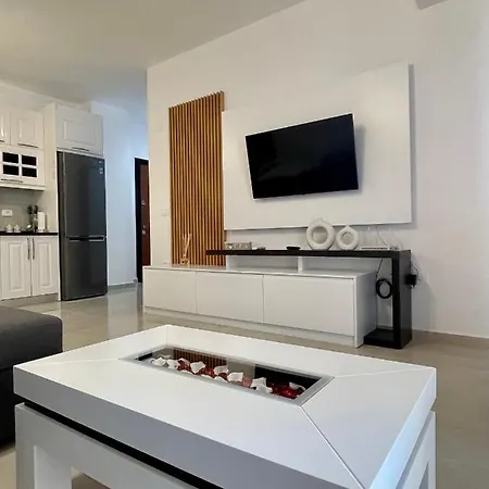 Sunflower Terraces Apartment *