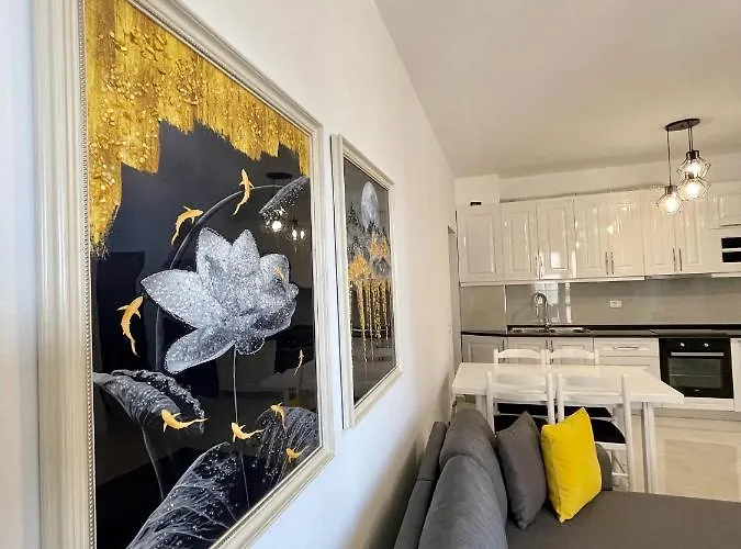 Sunflower Terraces 公寓 *