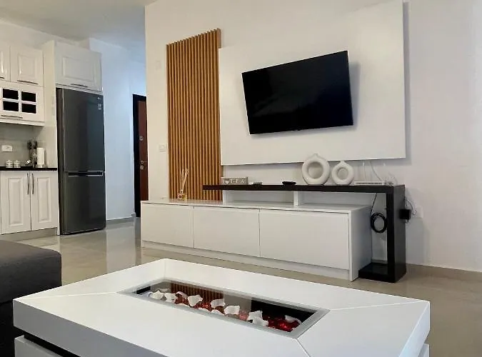 Sunflower Terraces 公寓 *